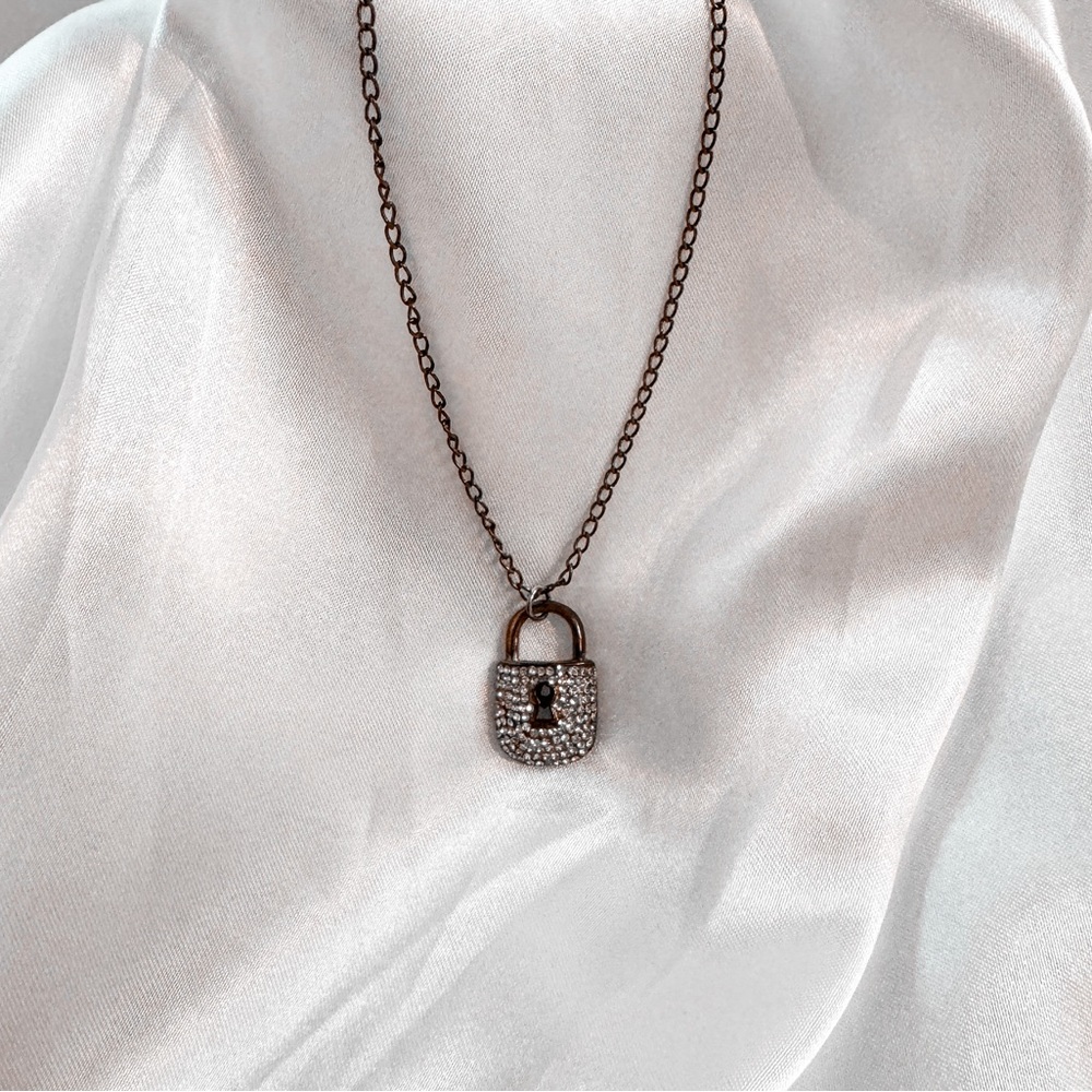 Rhinestone Lock Necklace ✨
